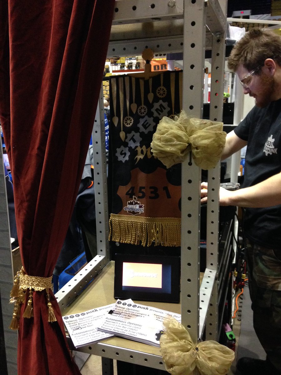 FRC4531's tweet photo. A few photos so far at the WI regional! Stop by our put and say hi and get a button! https://t.co/U7ukMJhkSh