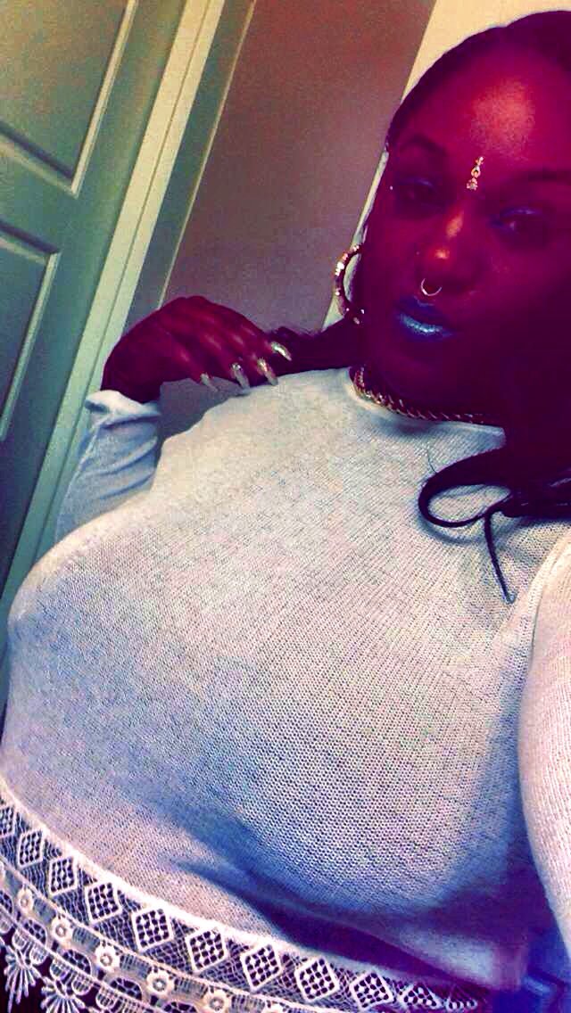 domaniece75's tweet photo. Add me "Domaniece"on #SnapChat follow me on this journey building a brand #Snapme #SnapCrazy #snapcode #ATL #TX #LA https://t.co/gYnEarDVcC