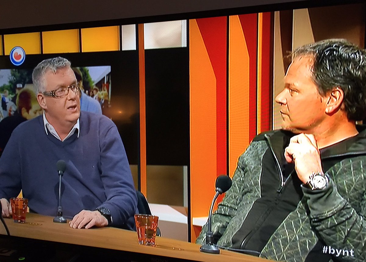 vvBuitenpost's tweet photo. Voorzitter Paul Olijve in Bynt @OmropFryslan over mooie herinneringen aan #JohanCruijff in Buitenpost https://t.co/n7rksmFCah