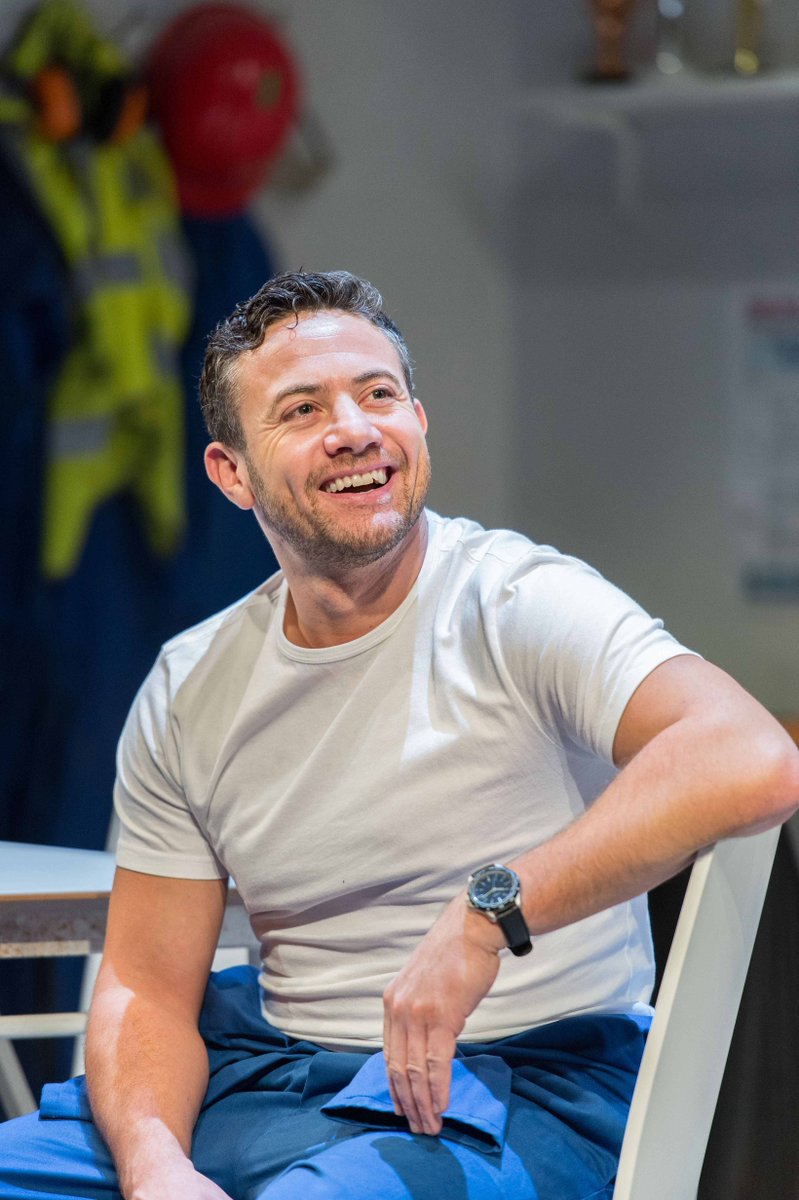Hamps_Theatre's tweet photo. Press Night is here! A Huge #BreakALeg to the #ReasonsToBeHappy cast, crew and creative team - have an amazing show https://t.co/xvoASOY4zM