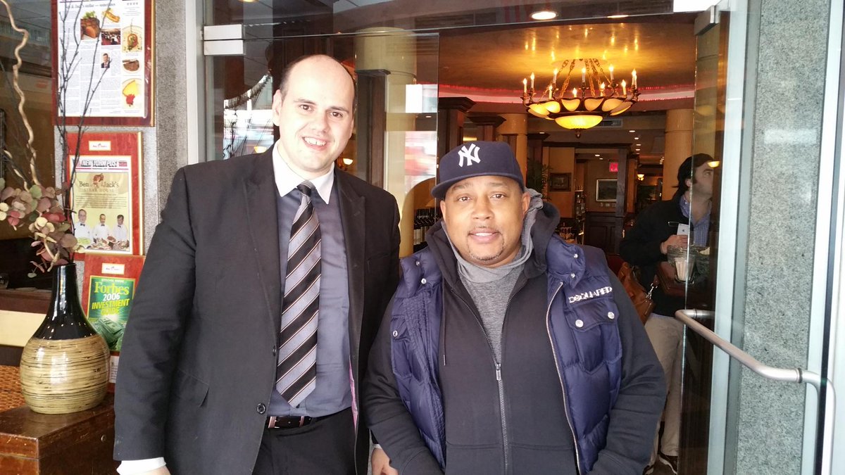 BenandJackSteak's tweet photo. One of the sharks came in for lunch today! @TheSharkDaymond @ABCSharkTank https://t.co/yPtlzTZJVg