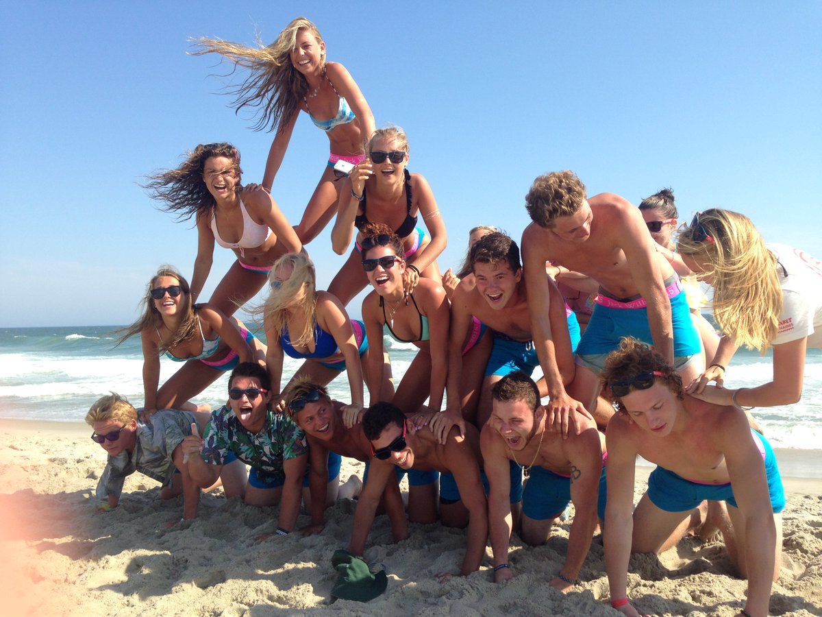 #TBT to last year’s Seasonnaires. Want the best summer job in America? Apply now! wills.ly/1UnFgR6