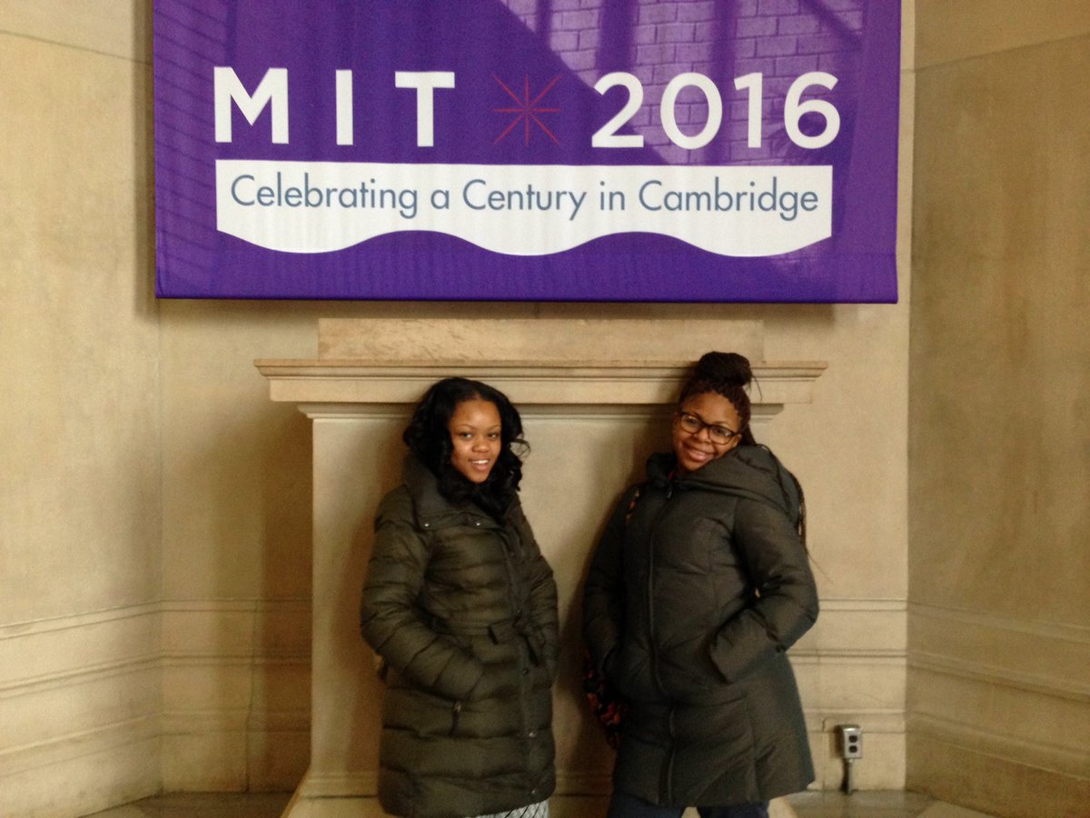 GoDCPhelpsHS's tweet photo. MIT College tour #mindandhand @PhelpsAOE https://t.co/QMGGZ0DrKq