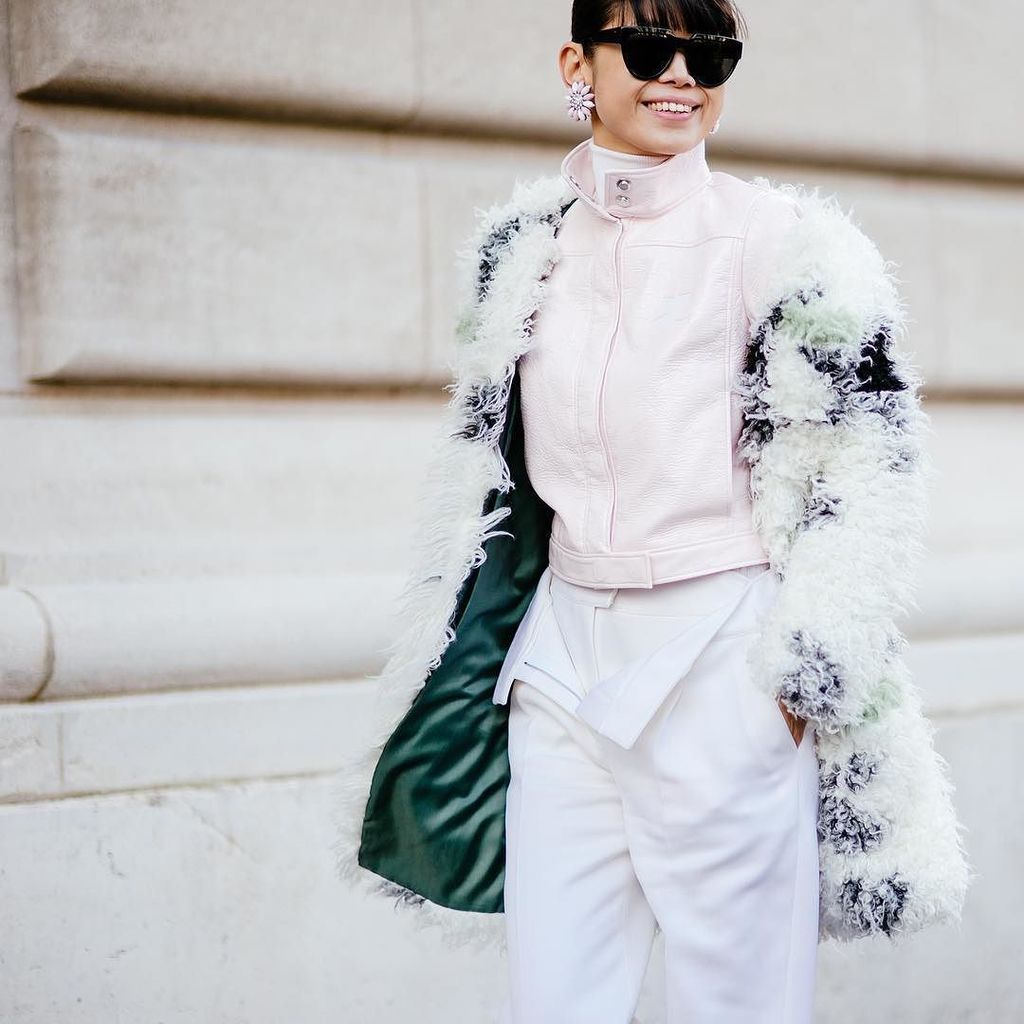 Jeffthibodeauco's tweet photo. with @leaf_greener ^
-
#day8 #leafgreener outside #grandpalais for #giambattistavalli show… https://t.co/elsG2ckUK3 https://t.co/c7XU117pRG