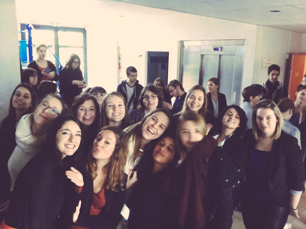 Les coulisses <a href="/infocomlaroche/">Infocom La Roche</a> avant la surprise pour  <a href="/Danseetdense/">Aurélie Beaupel</a> dans la bonne humeur !