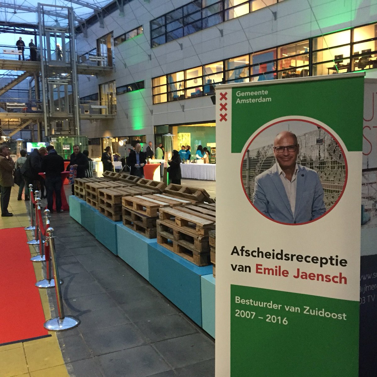 harmjanssen's tweet photo. @adamzuidoost neemt afscheid van bevlogen bestuurder @EmileJaensch. Uitstekend mee samengewerkt! Bedankt! https://t.co/Wq9QbKrcfT