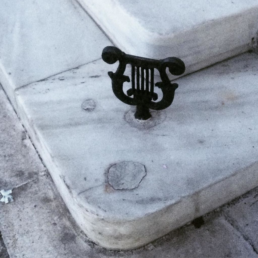 SIDDHANTTIWARI's tweet photo. I'm kinda obsessed with the old #ironwork #bootscrapers all over #Europe, but this one in #Athens is my #fav so farโฆ https://t.co/wGqR8TMCrZ