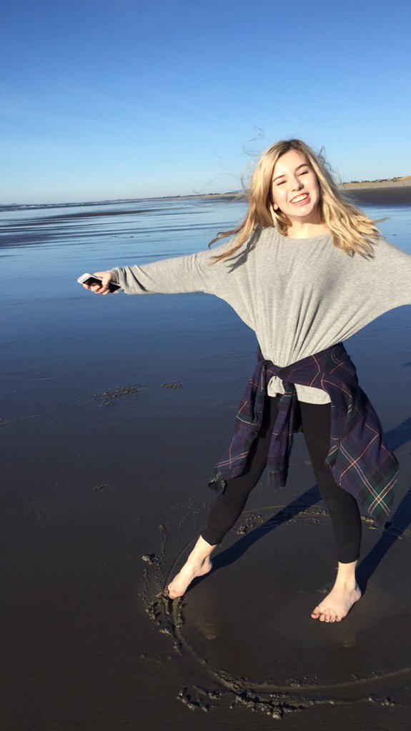 madymorrow12's tweet photo. Happy Birthday Alex! Have fun celebrating in Australia! https://t.co/BKs86Hhoeo
