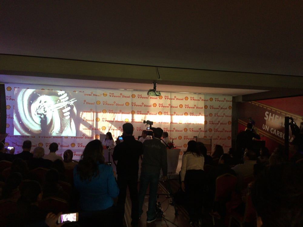 SAMOURAI_RP's tweet photo. #Reveal Shell V-Power Diesel. Quand la performance est au rendez-vous. #Samourai #VivoEnergyMaroc #Diesel #confpress https://t.co/X6Ozdvc7t6