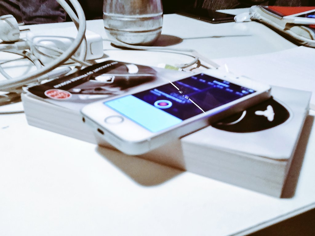 laMYNE_'s tweet image. #LabOSE prise de son de la soirée: ce soir on lâche #hackpad et on se focalise sur l&apos;écoute #biomimetisme