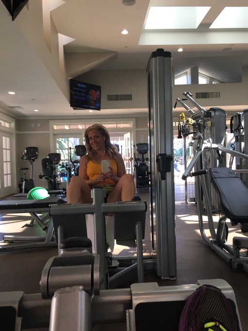 boob flash then im workin it all out for you baby https://t.co/CRATTzAGna<a href="/tag/bts"class="tags"><span>#bts</span></a><a href="/tag/titty"class="tags"><span>#titty</span></a>