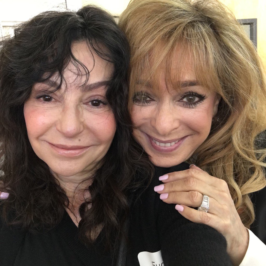 EugeniaWeston's tweet photo. Me and my mentor @BobbeJoyMakeUp #TheWillowsSchool ❤️❤️❤️❤️❤️she taught me the art of brows🙏🏻 https://t.co/MrzWPnVsKw