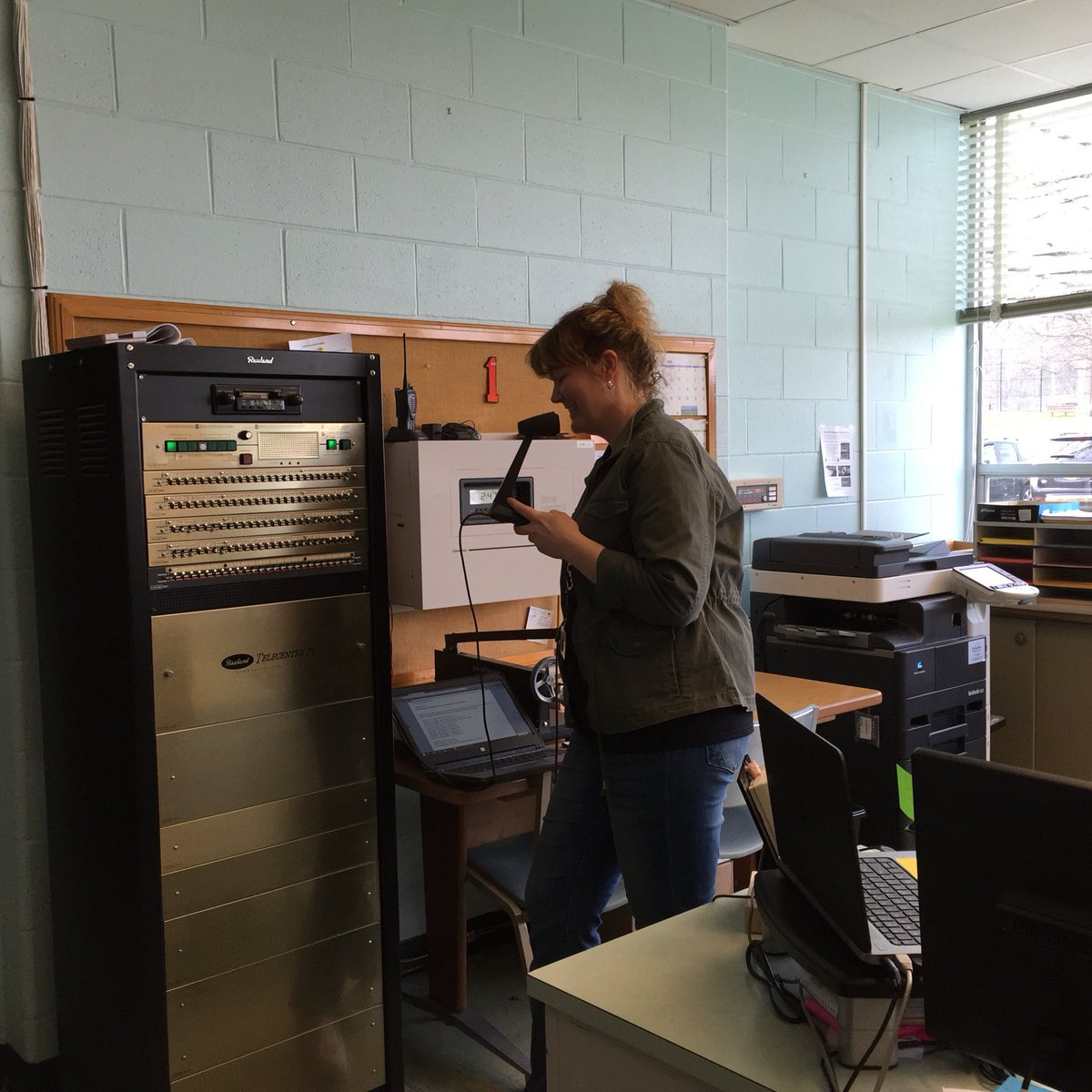 LitDanaK's tweet photo. #basdtechfest One last hurrah with Mrs.Hester!!! @pocketlodge https://t.co/ch4XQqPJBT