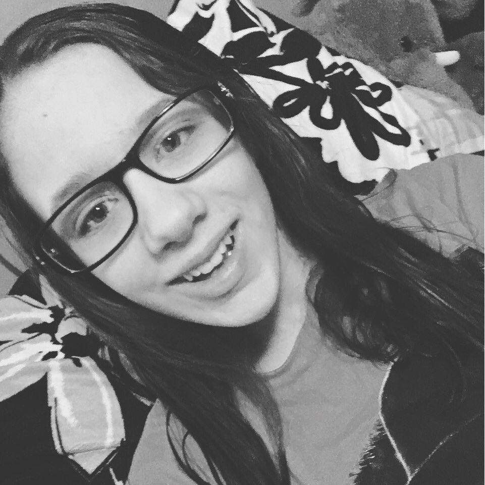 brynnagle's tweet photo. Got glasses https://t.co/oO9x7sNgvO