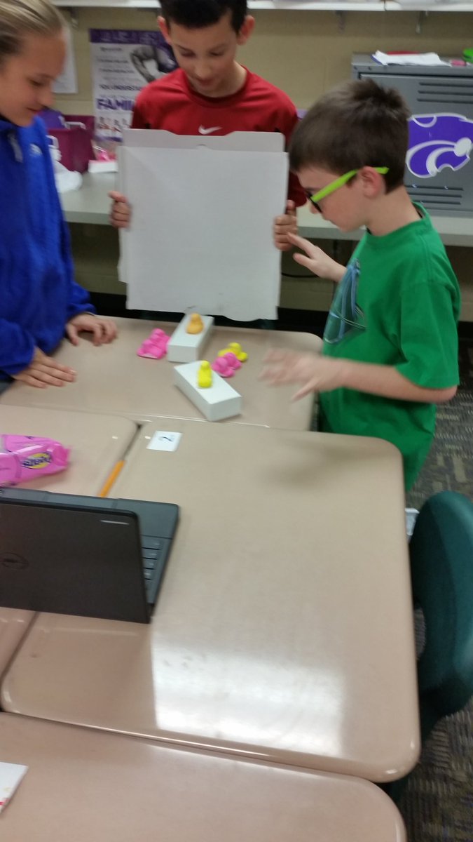 APSeibel's tweet photo. Peeps love reading and love to help the kids out! @MBrownEdTech @mrs_smoke #smokesnerds #peepsinlearning https://t.co/qrjAiQRdeu