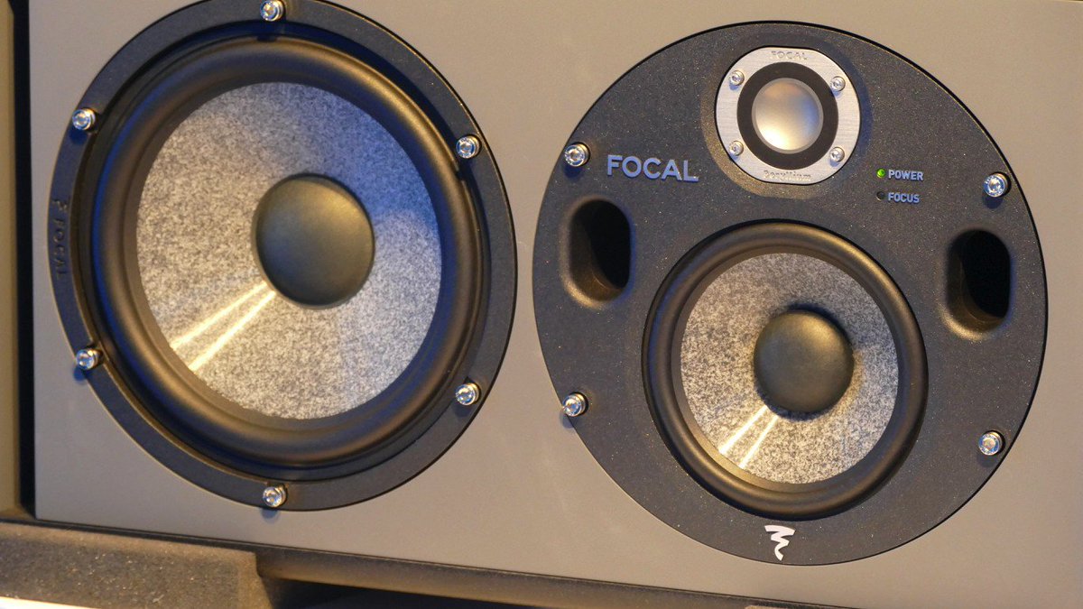 i'm very happy to introduce you my new babies... Focal Trio6 Be
Thanks to Focal and Neotécnica for the support !!