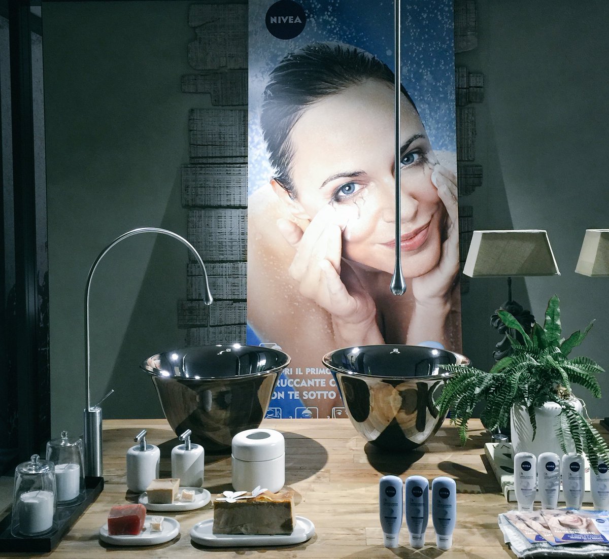 Tonight <a href="/NIVEAItalia/">NIVEA Italia</a> event 💁🏻 #GoodByePandaEye #nivea #nomakeup