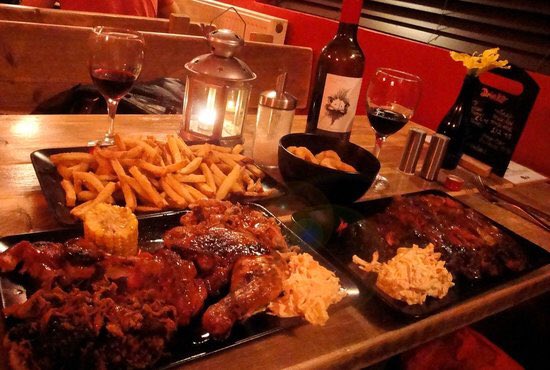 bexxyd's tweet photo. @bybbqaber these guys may not tweet, by crikey they can cook #BBQBrilliance #Aberystwyth -smokey brisket is BEYOND! https://t.co/GOaFXlFRBQ