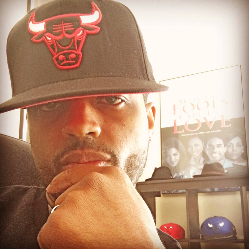 LarenzTate's tweet image. Can u spy a #tbt poster in the background?  #WhyDoFoolsFallinLove Salute to all 3 lovely &amp;amp; talented leading ladies!