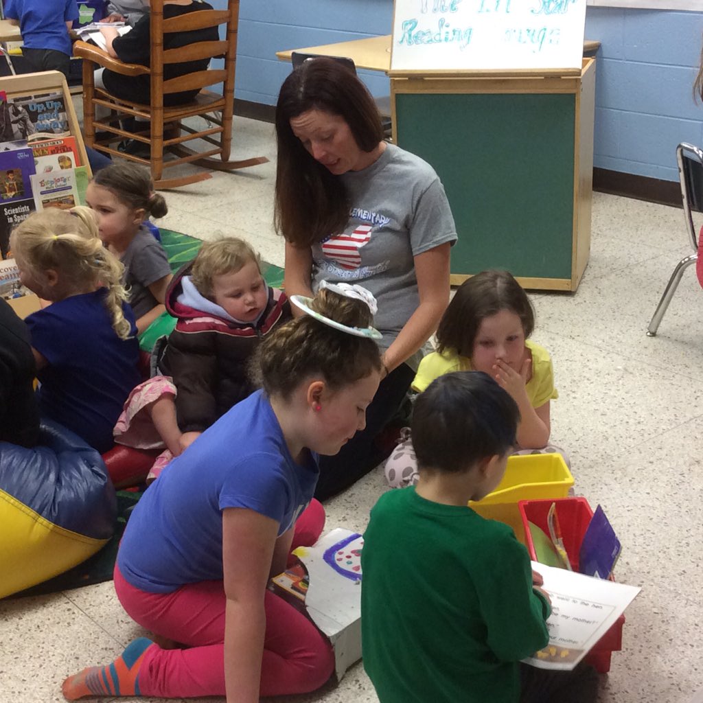 doreenmonahan's tweet photo. ...a family that reads together....#disneyfps #fraserschools https://t.co/KWvI0sf4WO