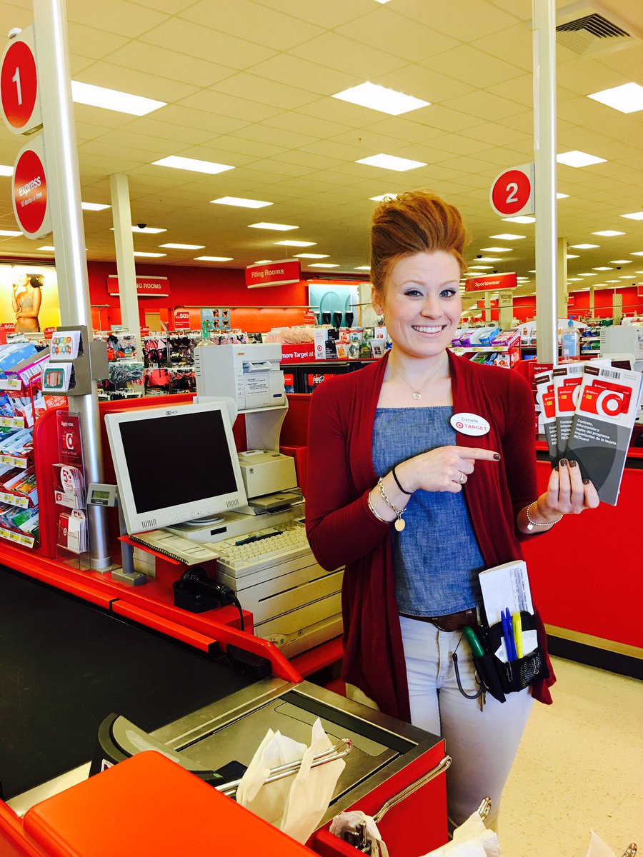 melissa_target's tweet photo. ETL Danielle bringing in our third bullseye of the day! #saving5% #freeshipping #extra30daysreturn https://t.co/VivEL3mvoA