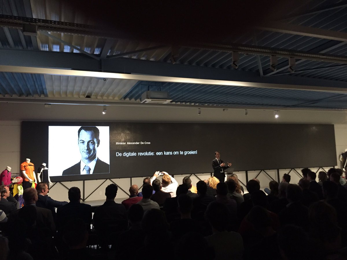 Authority_BE's tweet photo. Minister @alexanderdecroo over de uitdagingen in de digitale wereld#dga2016 https://t.co/AdDjzoVuMv