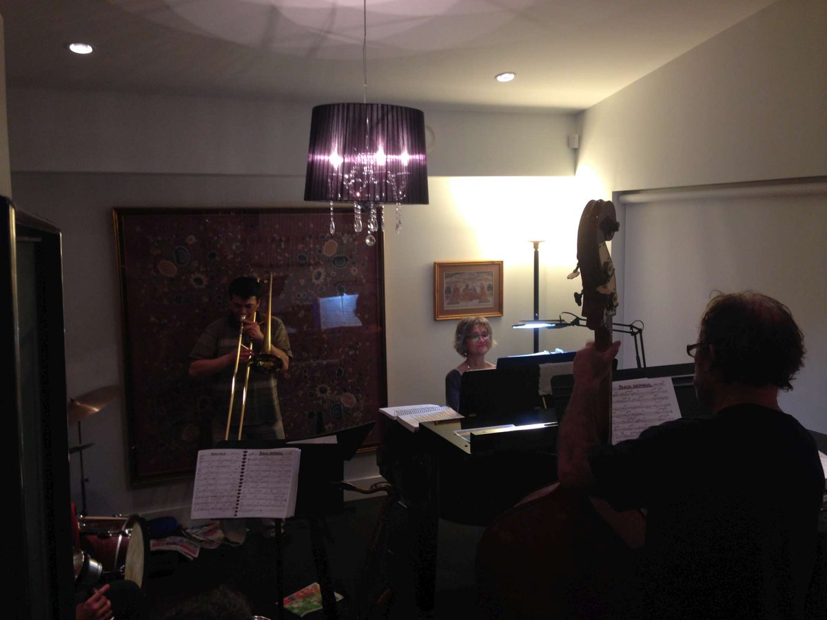 KatyaPine's tweet photo. Jazz jammin' with m'posse. https://t.co/kXg9Fbhuxb