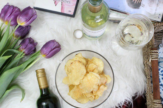 bestofthislife's tweet photo. How to Create the Perfet Stay-At-Home Date https://t.co/isfBUYQro0 #UNWINDTOGETHER https://t.co/1mscDlRPA7