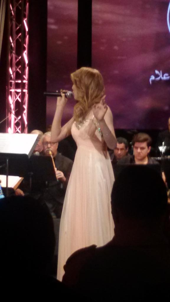 Ali_BadoOo's tweet photo. شبعو عيونكم موتو بالسم
#Concert_SouhilainAlger
#الجيش_السوهابي 
#SouhilaBenLachhab
#IhabAmir https://t.co/Urnw2SLVz2