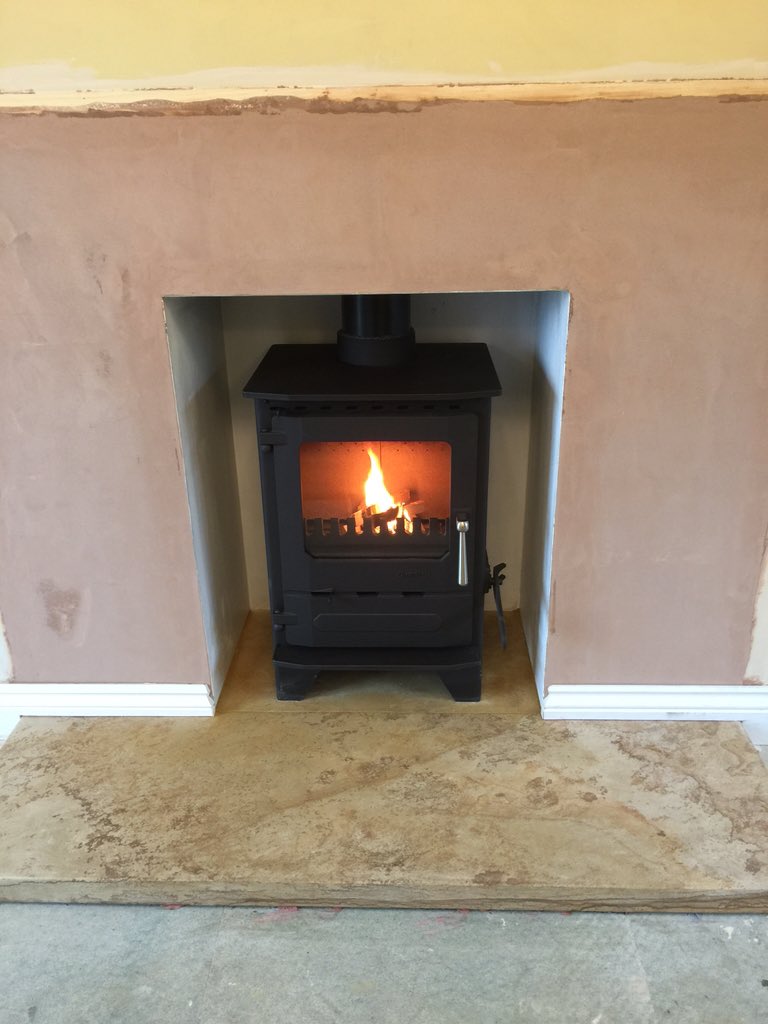 stovemedicltd's tweet photo. Another happy n warm customer. Amazing what 3 days hard graft can do. With @heating_medic https://t.co/BZxnTIHHuq