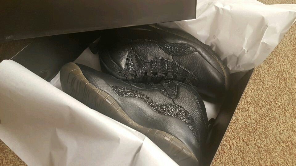 WeDaStarz's tweet photo. #ovo10 black sz 10 F/S 450 plus shipping @Shop_Swoosh @SocialNetwork66 @Deadlaced @ R.T.s appreciated https://t.co/qedPIQu6oH