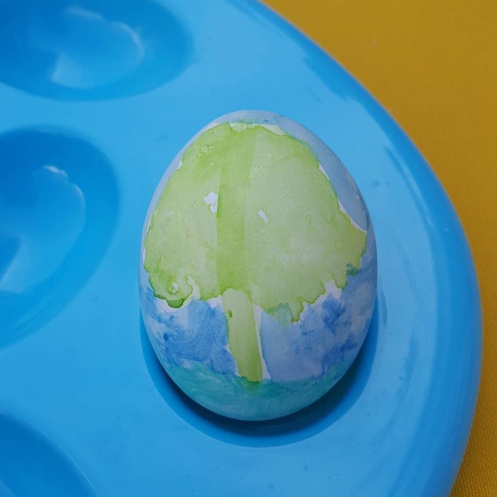 ZapposCulture's tweet photo. My artistic eggspression of tree, sky and grass. #eyezapp #getdownherezappos #inthecourtyard #zappos by zoocolony #… https://t.co/1dR7ibbHws