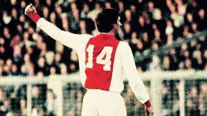 JariV32's tweet photo. Legend forever! #RIP #Cruijff https://t.co/L1TEsNob9I