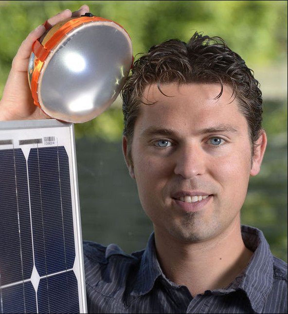 JCIAwardWVL's tweet photo. Bert Bernolet van Solar Zonder Grenzen is de West-Vlaamse Jonge Ondernemer van het Jaar 2016! Proficiat!! #wvljo2016 https://t.co/4h0CUNVDdi
