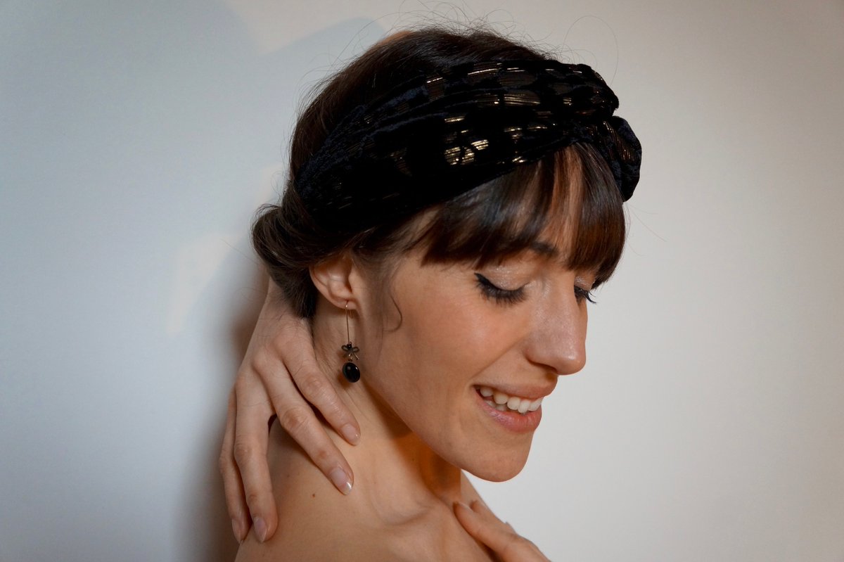 ElodieYVARS's tweet photo. #JeuConcours pour #gagner des #bijoux de #createurs #MadeInFrance 
sur https://t.co/8Eg3k9Xsg3
#blogmode #Paris https://t.co/4Ou6gWpuLe