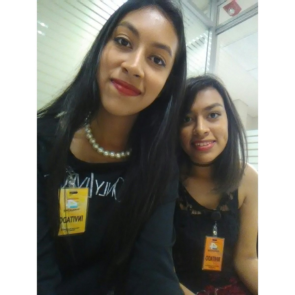 Victoriamvm_'s tweet image. el 18 En la Mixup #evolution #EvolutionCD9IsOut #EvolutionSpotify @verdiinzitaMG 🌚🌚🌚🌚✌💆