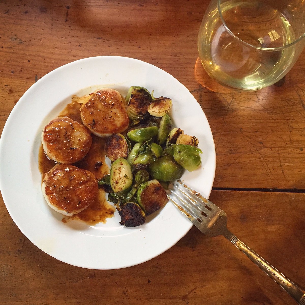 AustenHill's tweet photo. Last night's dinner....still thinking about it #scallops #yum #foodporn https://t.co/U3ZxF1l8Wt
