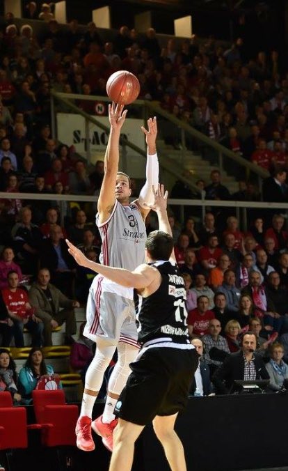 Theophile_S's tweet photo. Great game by Weems against @BC_NN, with 35pts including 5 three pts ! #Eurocup #QuarterFinals #Game2 #SIGNIZ 💪😍🔥💯🏀 https://t.co/uS1J3uxhMc