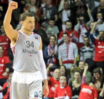 Theophile_S's tweet photo. Great game by Weems against @BC_NN, with 35pts including 5 three pts ! #Eurocup #QuarterFinals #Game2 #SIGNIZ 💪😍🔥💯🏀 https://t.co/uS1J3uxhMc