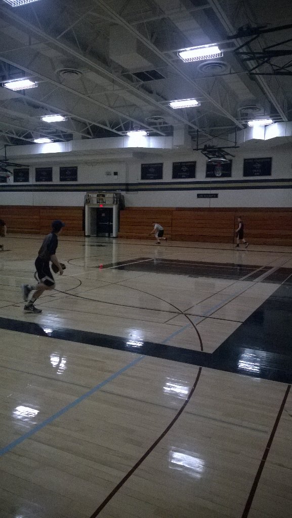 LuthPrpBaseball's tweet photo. Good workout inside for the locals #@LuthPrpBaseball#Phoenixstyle https://t.co/LDOd3wc2cZ