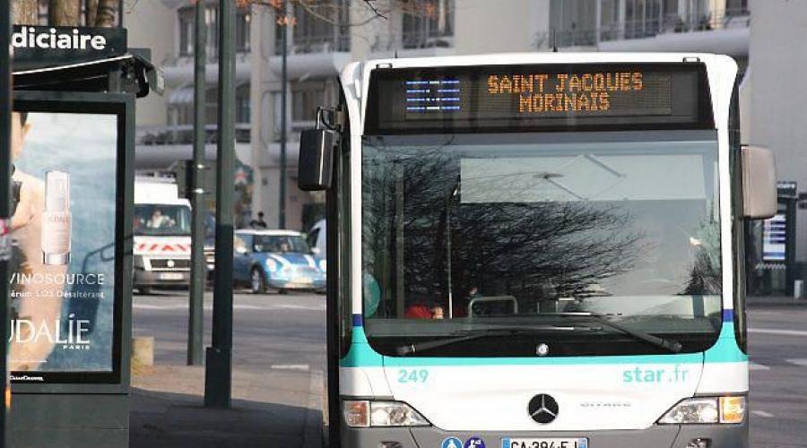 OuestFrance's tweet photo. Rennes. Une femme en burqa arrêtée dans un bus https://t.co/dC7BpkATaZ https://t.co/UUa3pfSHUh
