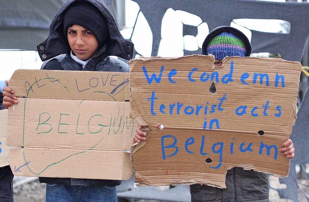 I_am_LPFJ's tweet photo. Young refugees with a message for Belgium.
Photo: Luke Johnston
#idomeni #refugee #BrusselsAttacks #RefugeeCrisis https://t.co/99KlUNvevZ