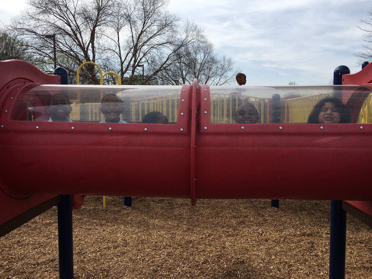 LangSTEMPrincip's tweet photo. @LangleySTEM having fun at the park before our skating trip! #RespectAttitudeCompassionEffort #DCPSRising https://t.co/dHoKTUFqJM