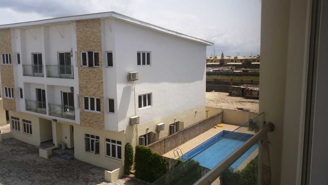 SundayYilu's tweet photo. 5bedrm terrace at Ikate for 65m net. Call 081016607 https://t.co/FlC1vzGClQ