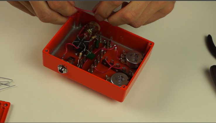 mrpedal_com's tweet photo. From Bag to Built - Checkout our latest review of the MODKITSDIY Trill Tremolo Pedal. https://t.co/owTIbWpQfy https://t.co/t0y8b7C5ds