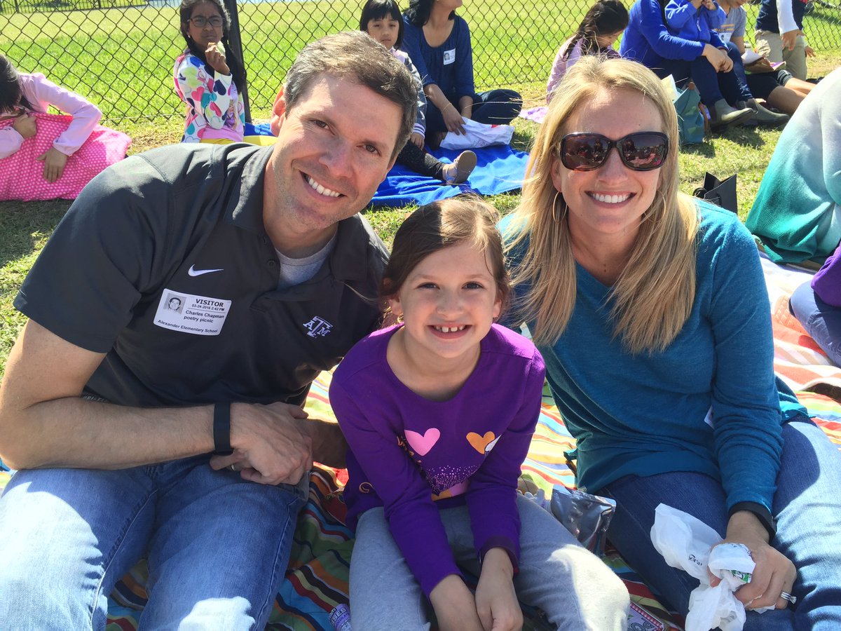 PalmerClass2's tweet photo. More poetry picnic @RAEinKaty #psin2nd https://t.co/VuLxngDZ6C