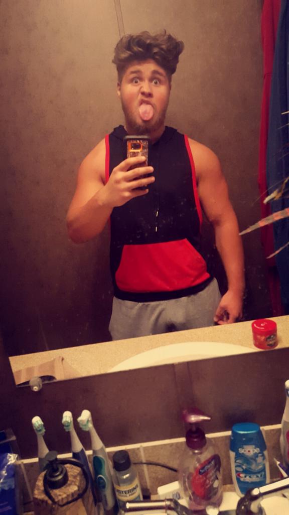 CorbinAustin's tweet image. 28 pounds down 27 to go