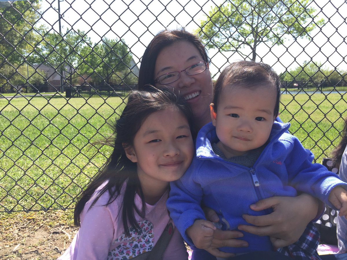 PalmerClass2's tweet photo. Poetry picnic ๐@RAEinKaty #psin2nd https://t.co/1nToXNXRos