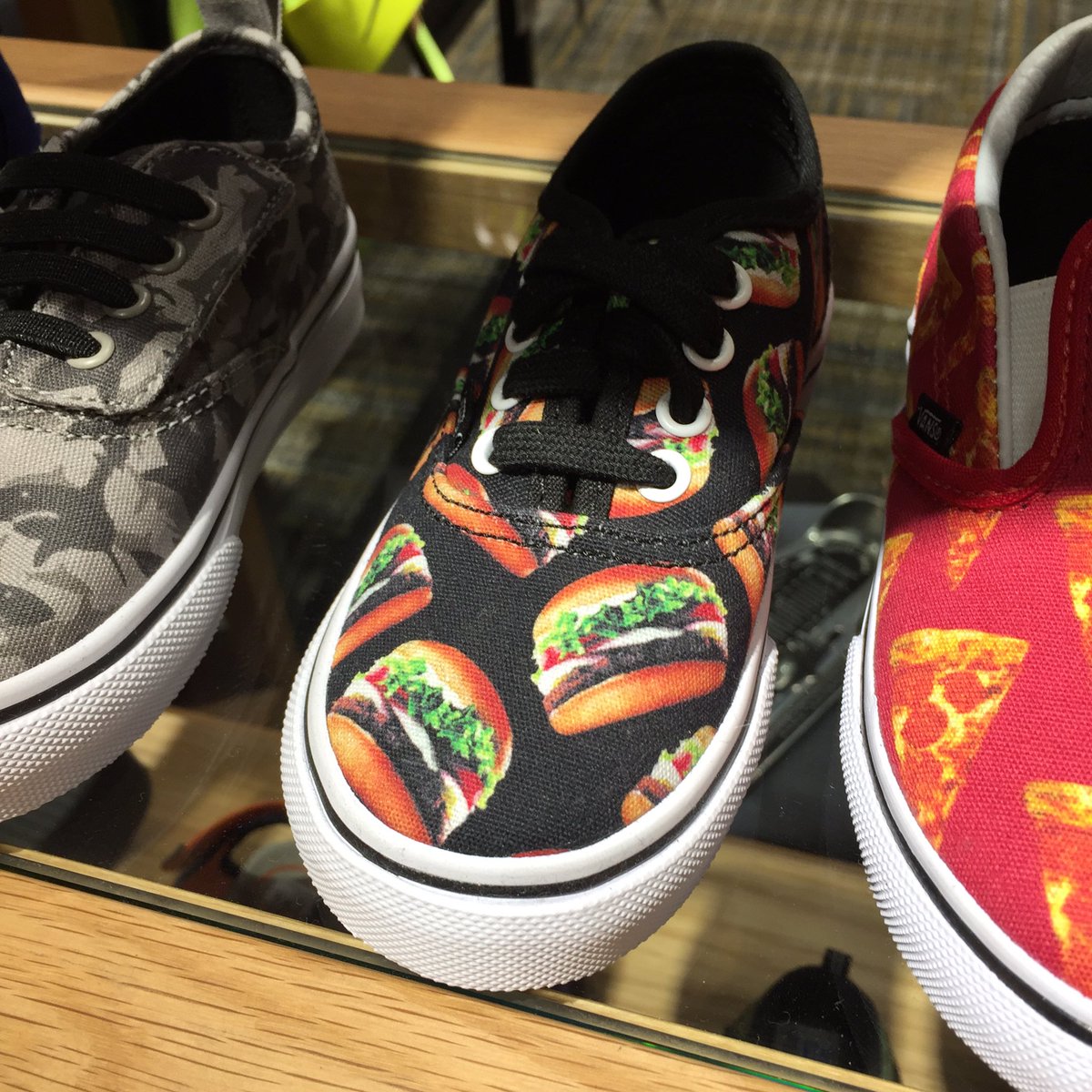 SpecialDark's tweet image. LOL @etgigantor, Hiro need these?