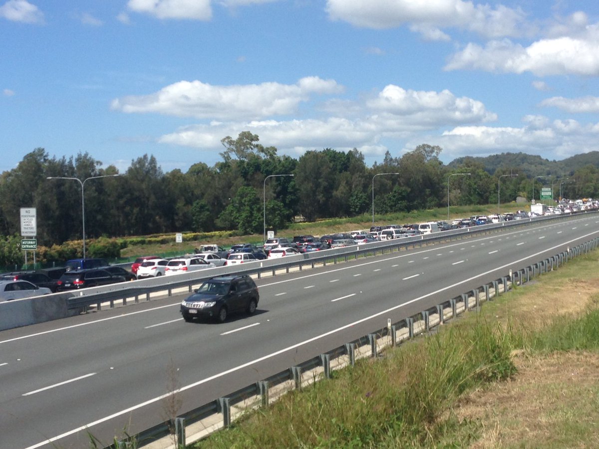 JulieKorner's tweet photo. Every lane's the slow lane heading anywhere south of Merrimac on the M1. This is at Mudgeeraba @7NewsQueensland https://t.co/xyS68xurU4